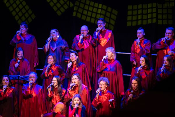 chor-gospel-foto-067857D2DB-BCF9-F333-FA77-211D8B821D33.jpg