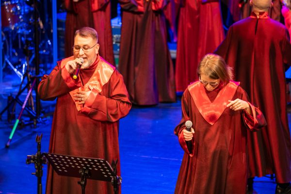 chor-gospel-foto-14B2CA969F-C27B-2D24-932A-1EB76D1971A2.jpg